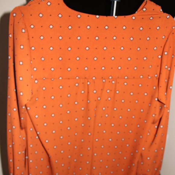 ✨ HOST PICK✨NWOT Patterned Dress w/ Cuffed Sleeves - Picture 6 of 6